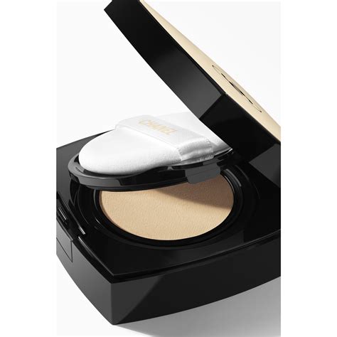 chanel les beiges b 40|Chanel Les Beiges cushion.